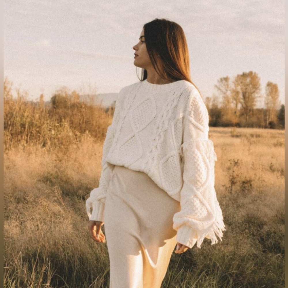 Revolve Line & Dot White Chunky Cable Knit Sweater Fringe Round Neck Sz XS or S - Picture 9 of 9